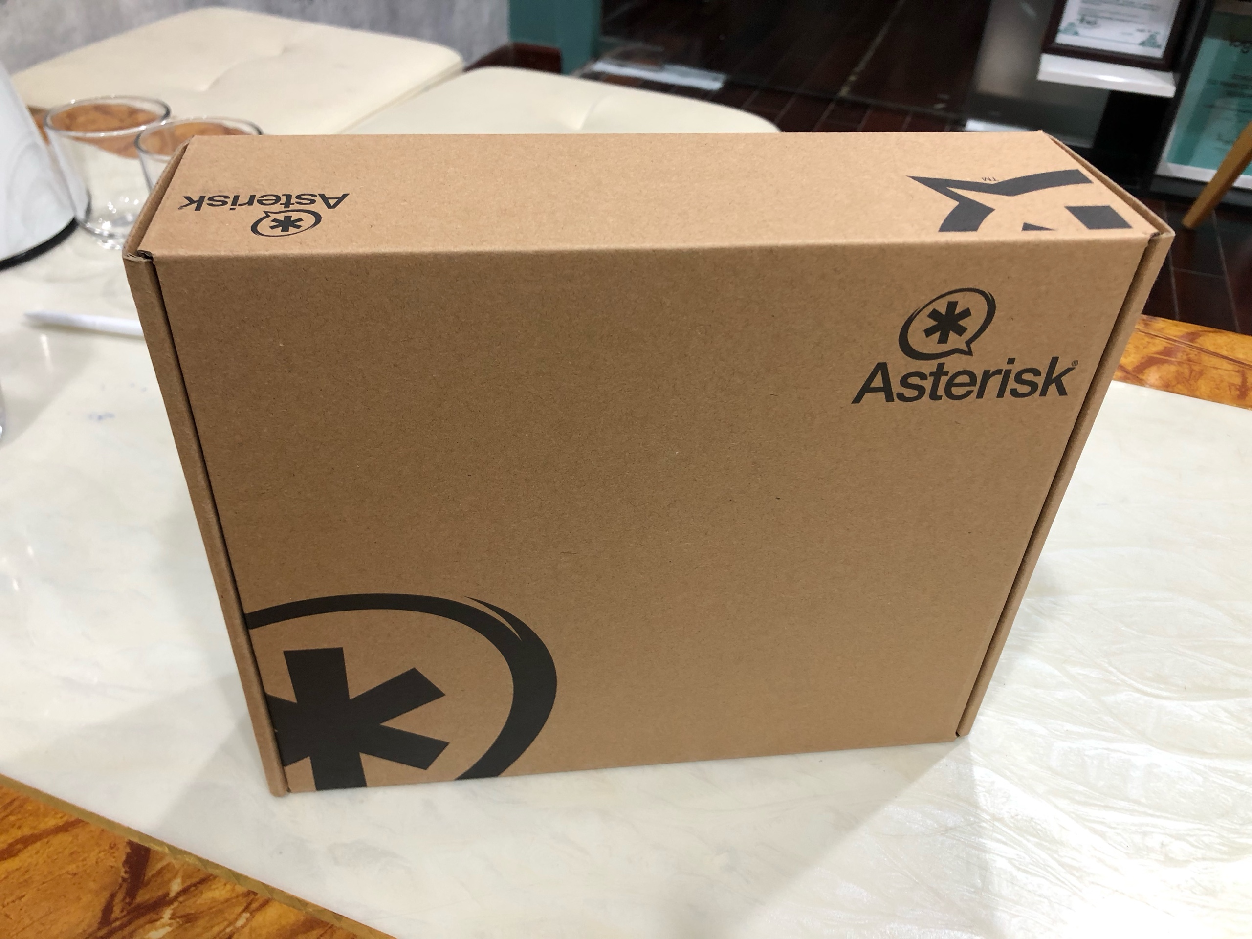 Vỏ hộp của điện thoại Digium A20