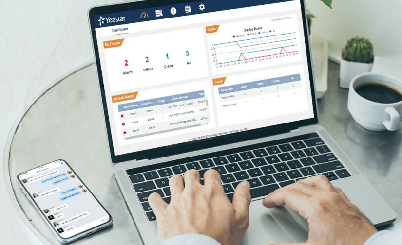 Làm việc tại nhà với Laptop và Smartphone