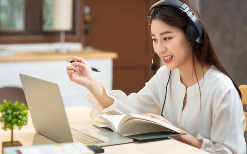 tai-nghe-day-hoc-cho-giao-vien-