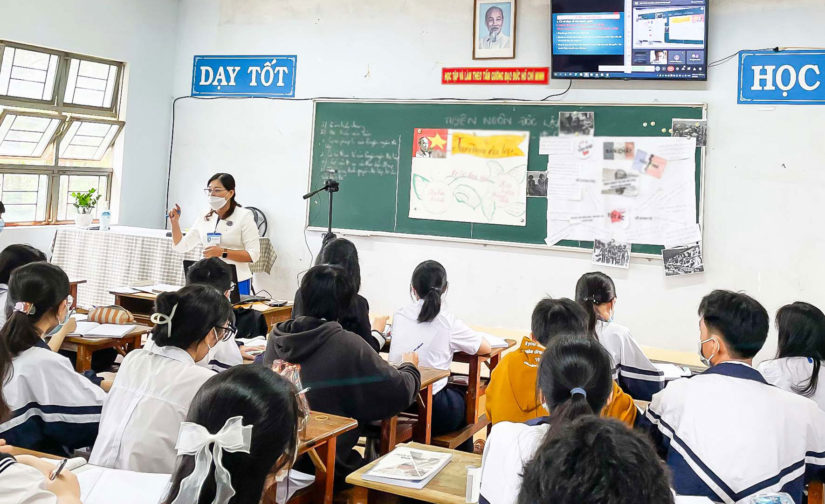 Cách chọn thiết bị hỗ trợ triển khai lớp học online kết hợp offline