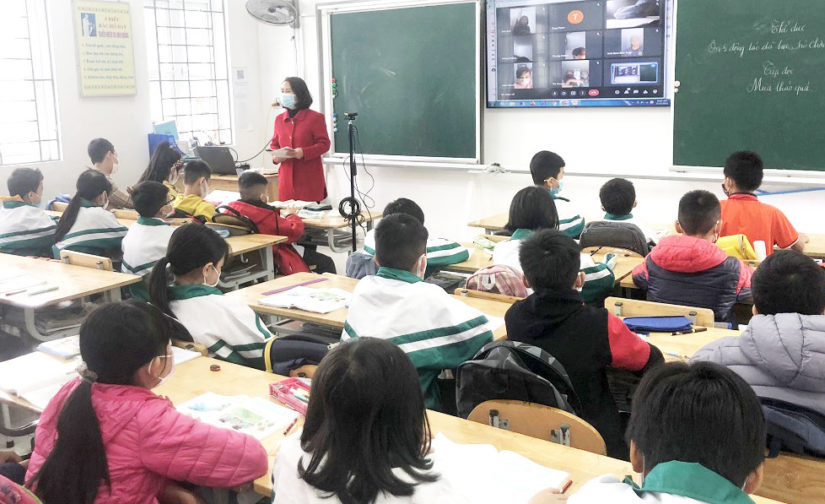 Giải pháp âm thanh cho lớp học online kết hợp offline