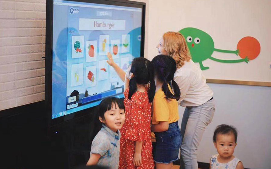 Bảng tương tác thông minh dạy tiếng Anh