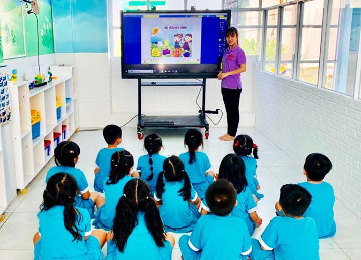 Màn hình tương tác là gì? Định nghĩa, ưu điểm và ứng dụng