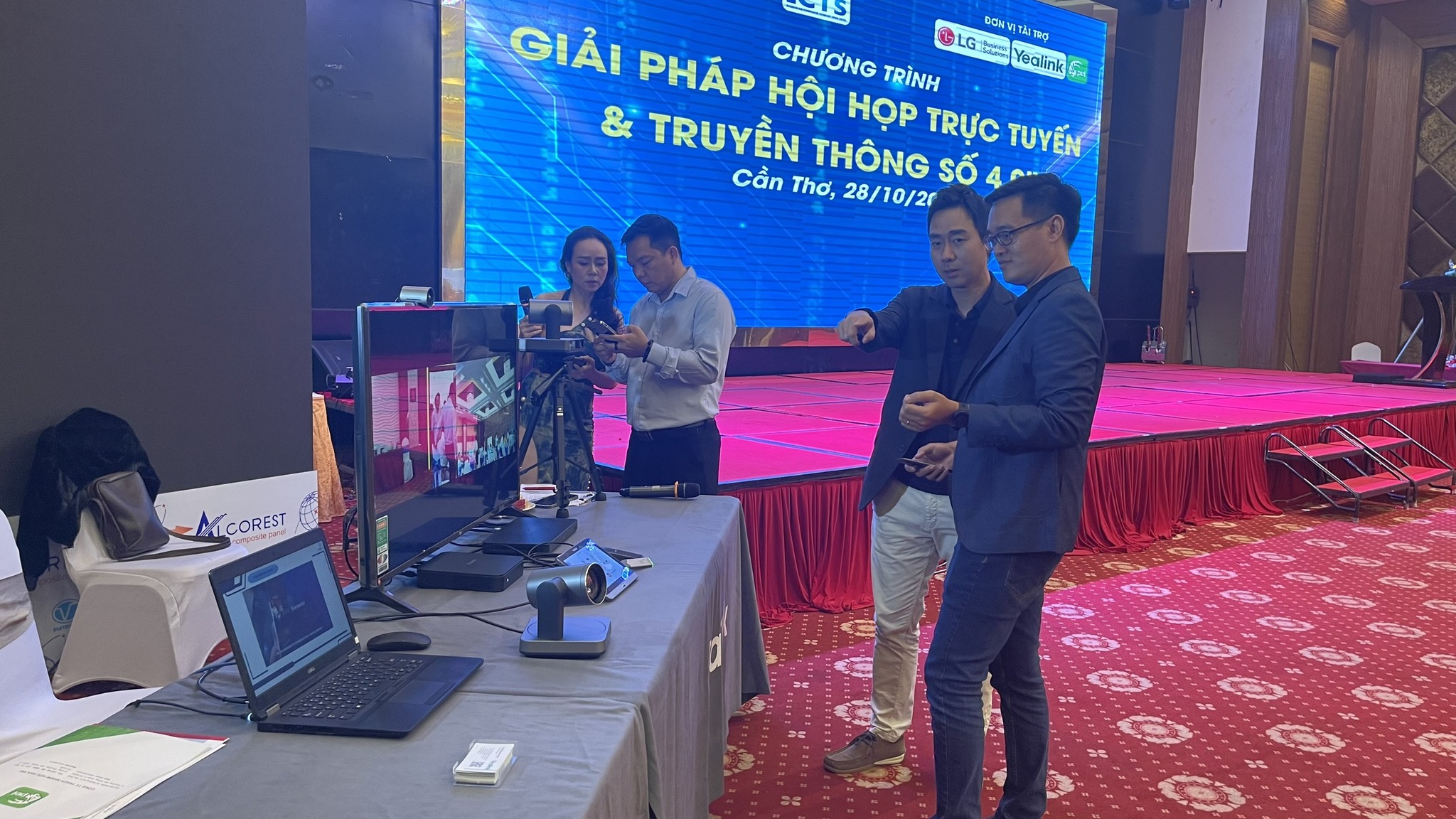 Yealink nhà tài trợ chính hội thảo “Giới thiệu giải pháp hội họp trực tuyến và truyền thông số 4.0” tại Cần Thơ