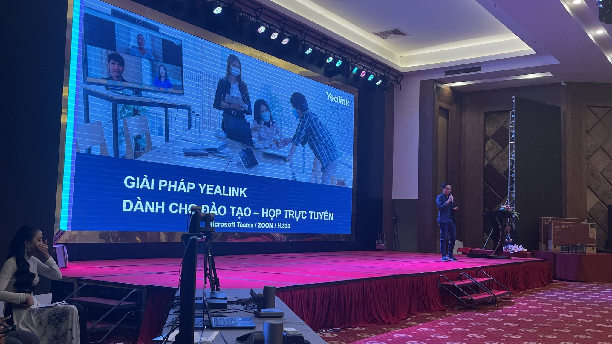 Yealink nhà tài trợ chính hội thảo “Giới thiệu giải pháp hội họp trực tuyến và truyền thông số 4.0” tại Cần Thơ