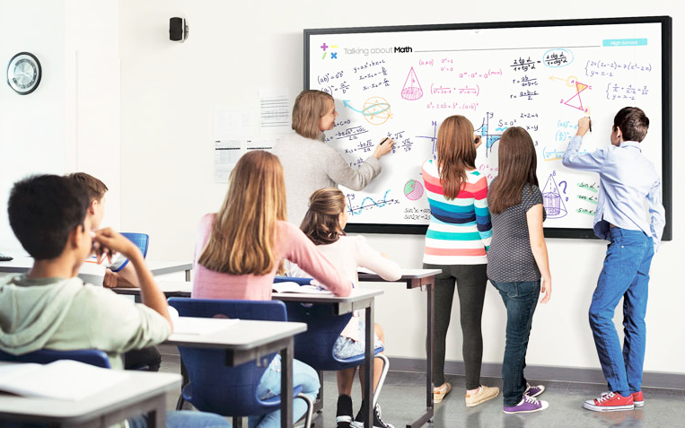 Giải pháp màn hình tương tác trong lớp học tại Cần Thơ