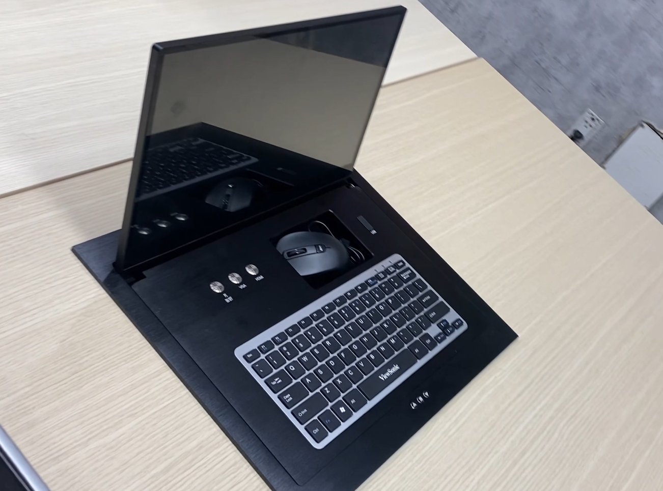 Thiết bị âm bàn thông minh cho phòng họp