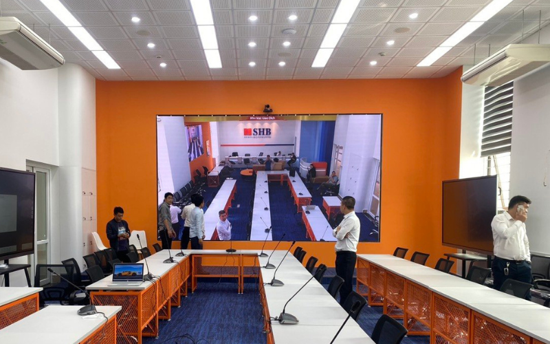 Hệ thống hội nghị trực tuyến cho Trung tâm thực hành Tài chính Ngân hàng SHB – VNU